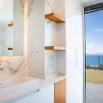 Azure Heaven Vila *