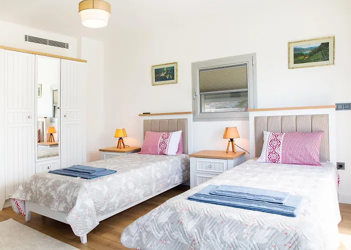 Azure Heaven וילה Karabag