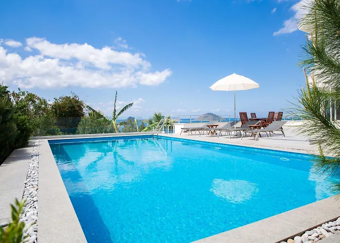 Azure Heaven וילה Karabag